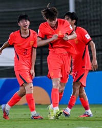 开云-12场进12球！中国足球16岁1米87锋霸再进关键球：破21年魔咒