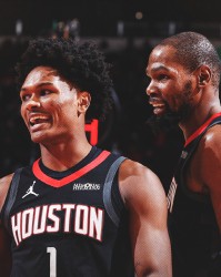 开云-同场33分！17投15中超高效率！火箭队内线核心的证明之战啊！