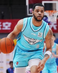 开云-姜伟泽赛季首次0分！吉林遭青岛双杀吞3连败 米奇22+15